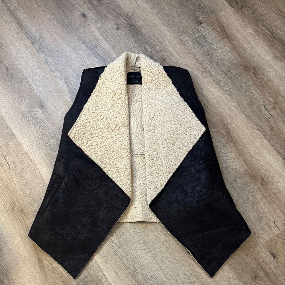 Love Tree Black and Cream Vest Faux Suede